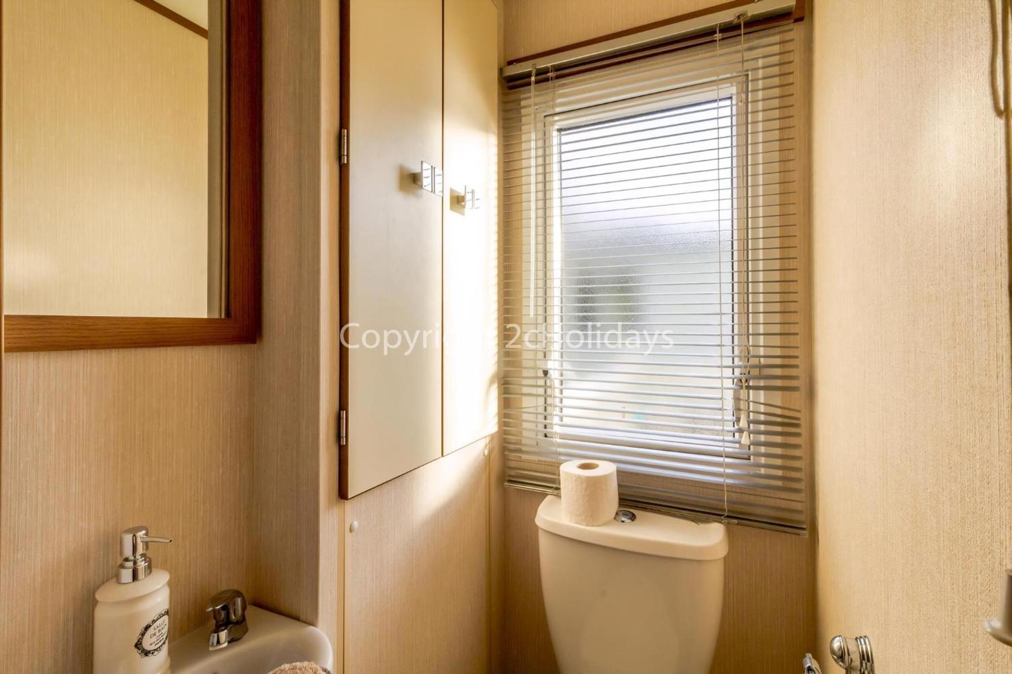 Lovely Caravan For Hire With Decking At Skipsea Sands In Yorkshire Ref 41015Wf Barmston Exterior photo